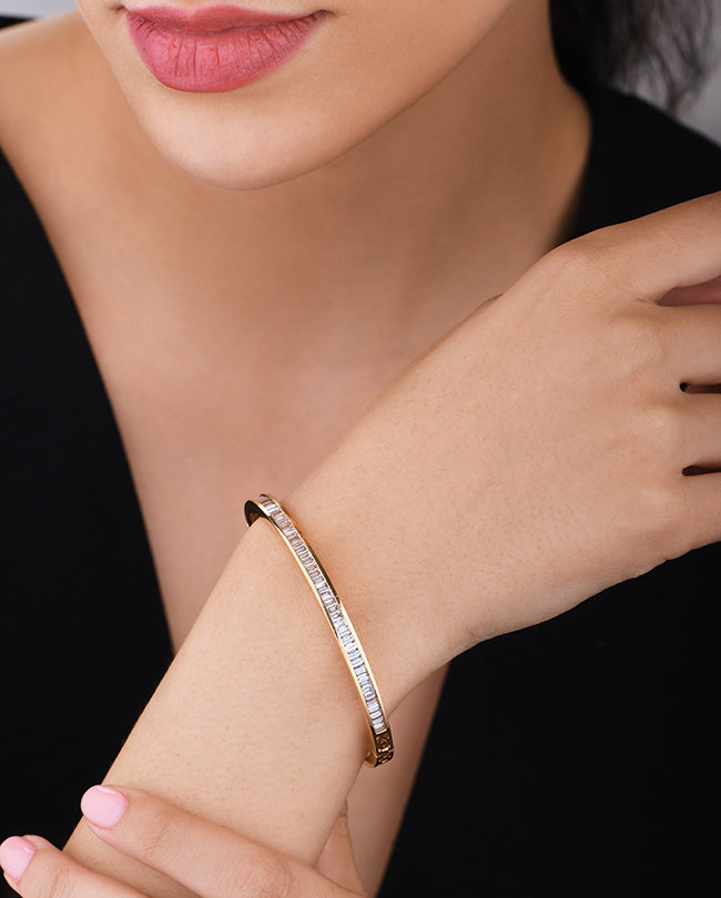 Diamond Baguettes oval bracelet